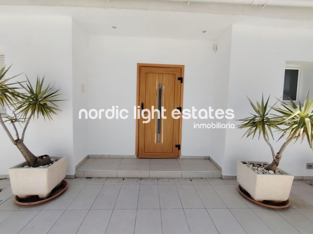 5 soverom Villa til salgs i Nerja med svømmebasseng garasje - € 950 000 (Ref: 9049777)