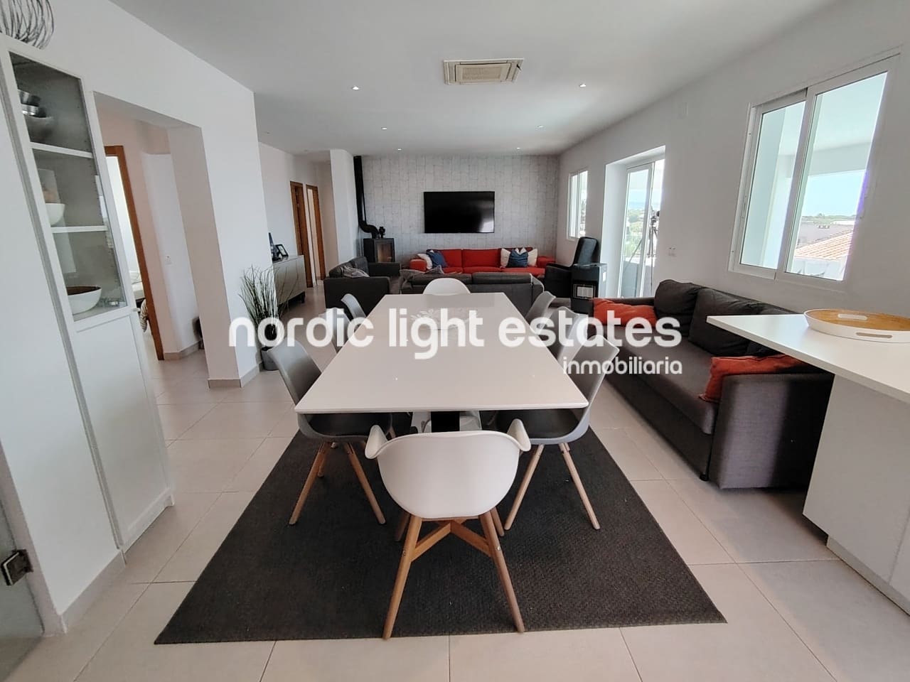 5 soverom Villa til salgs i Nerja med svømmebasseng garasje - € 950 000 (Ref: 9049777)