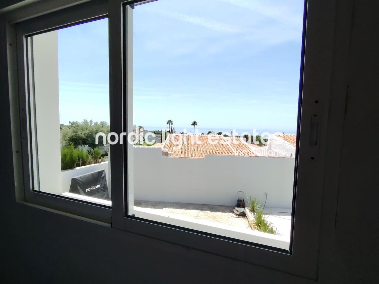 5 soverom Villa til salgs i Nerja med svømmebasseng garasje - € 950 000 (Ref: 9049777)