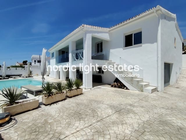 5 soverom Villa til salgs i Nerja med svømmebasseng garasje - € 950 000 (Ref: 9049777)