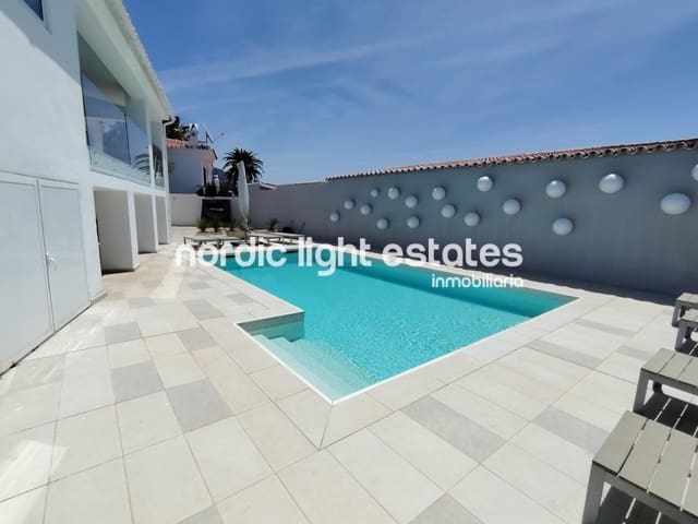 5 soverom Villa til salgs i Nerja med svømmebasseng garasje - € 950 000 (Ref: 9049777)
