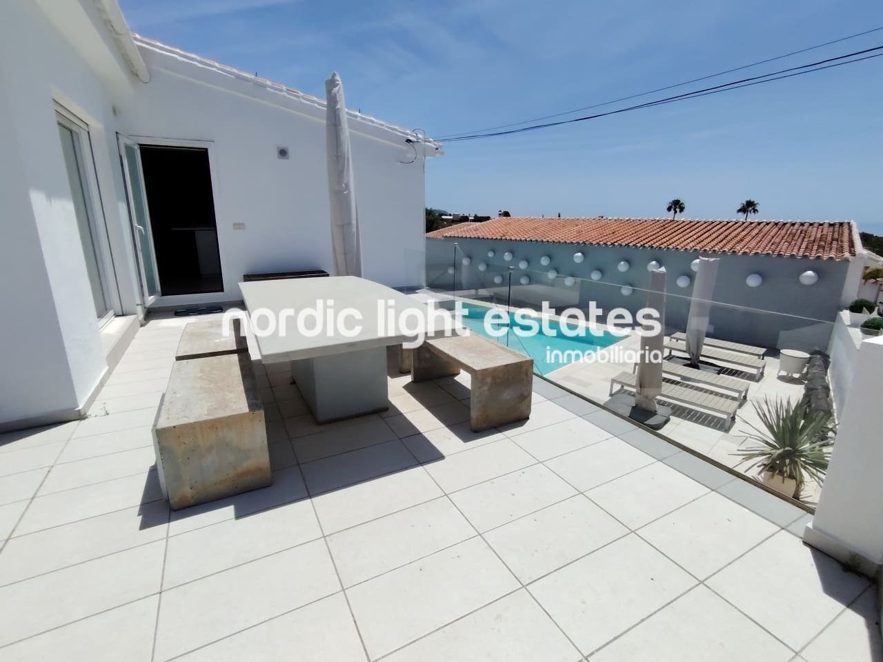 5 soverom Villa til salgs i Nerja med svømmebasseng garasje - € 950 000 (Ref: 9049777)