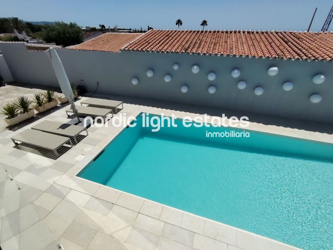 5 soverom Villa til salgs i Nerja med svømmebasseng garasje - € 950 000 (Ref: 9049777)