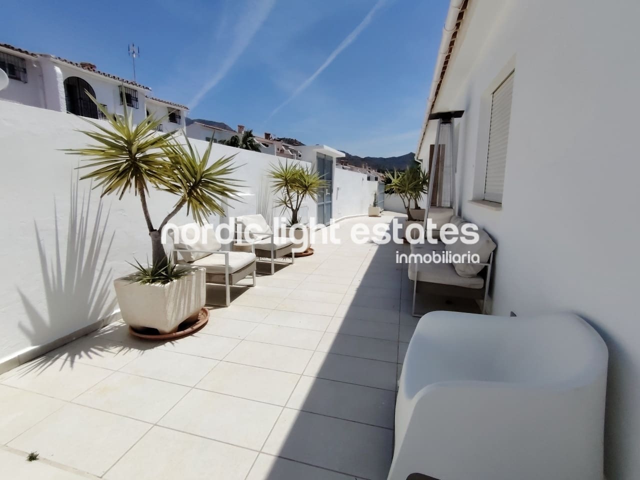 5 soverom Villa til salgs i Nerja med svømmebasseng garasje - € 950 000 (Ref: 9049777)