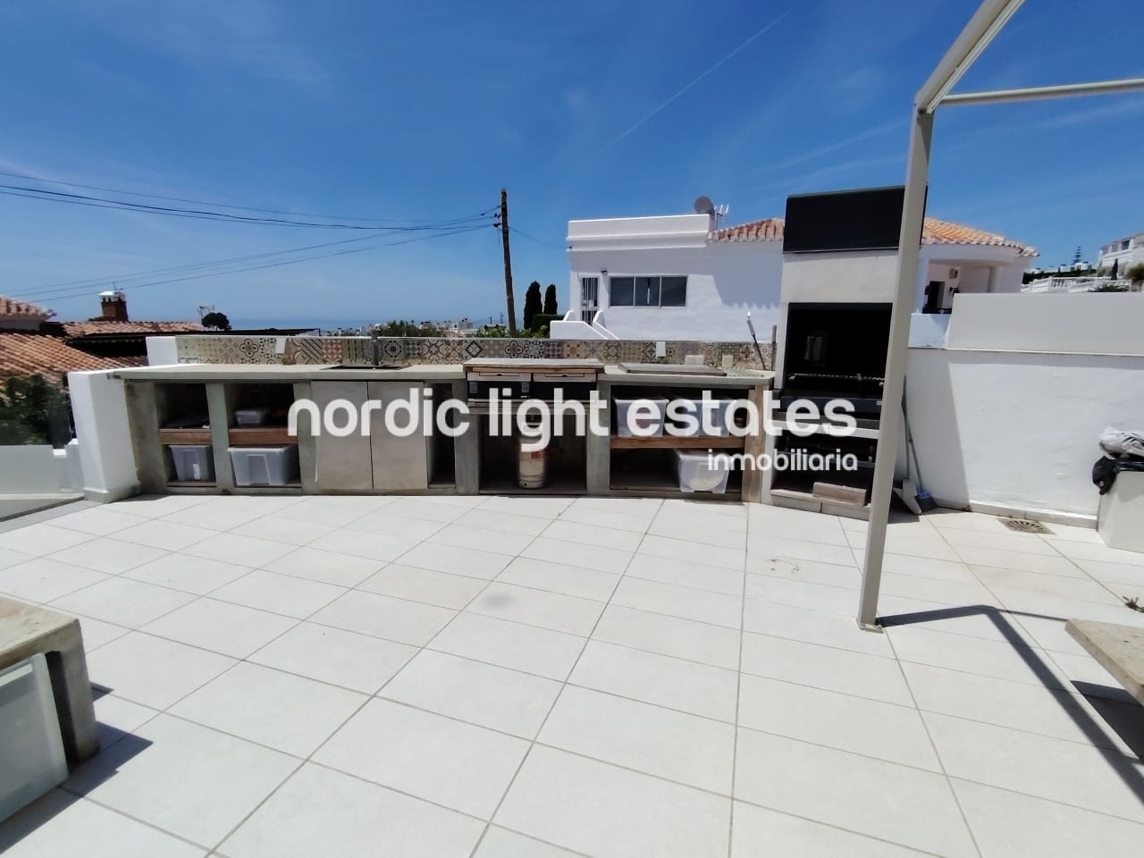 5 soverom Villa til salgs i Nerja med svømmebasseng garasje - € 950 000 (Ref: 9049777)