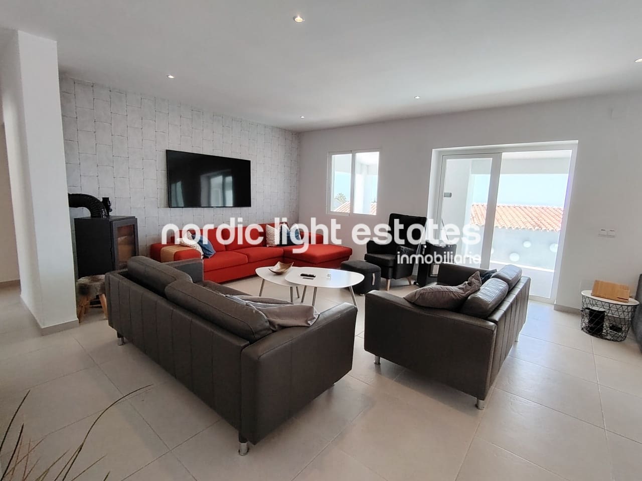 5 soverom Villa til salgs i Nerja med svømmebasseng garasje - € 950 000 (Ref: 9049777)