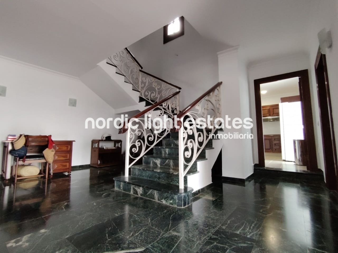 4 soveværelse Villa til salg i Nerja med swimmingpool garage - € 1.200.000 (Ref: 9049778)