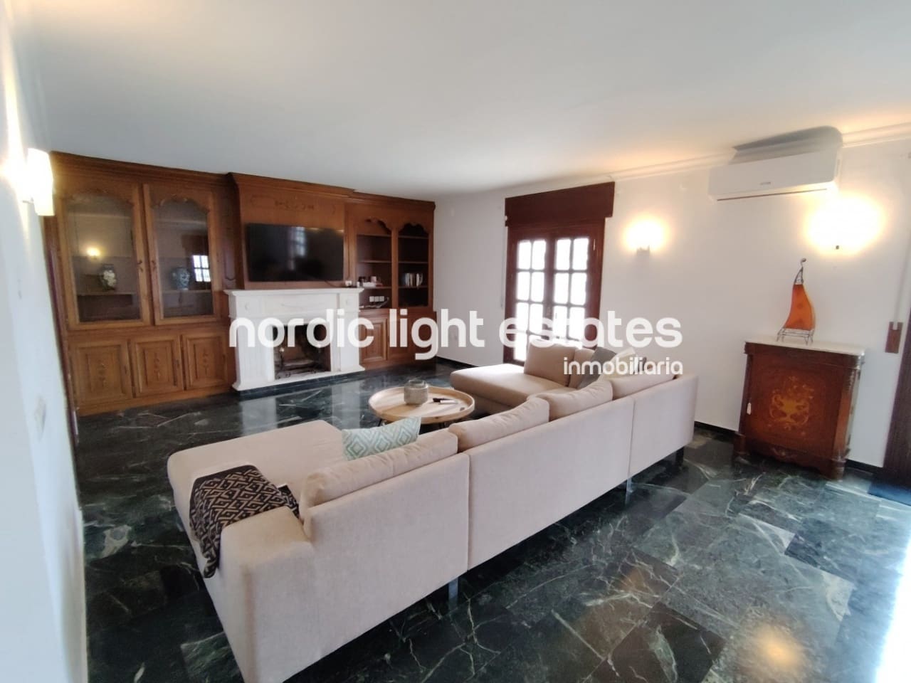 4 soveværelse Villa til salg i Nerja med swimmingpool garage - € 1.200.000 (Ref: 9049778)