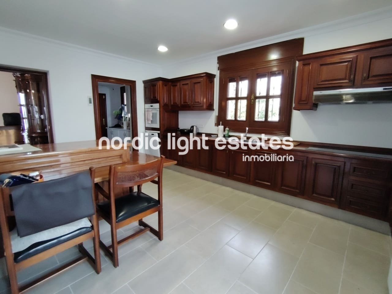 4 soveværelse Villa til salg i Nerja med swimmingpool garage - € 1.200.000 (Ref: 9049778)