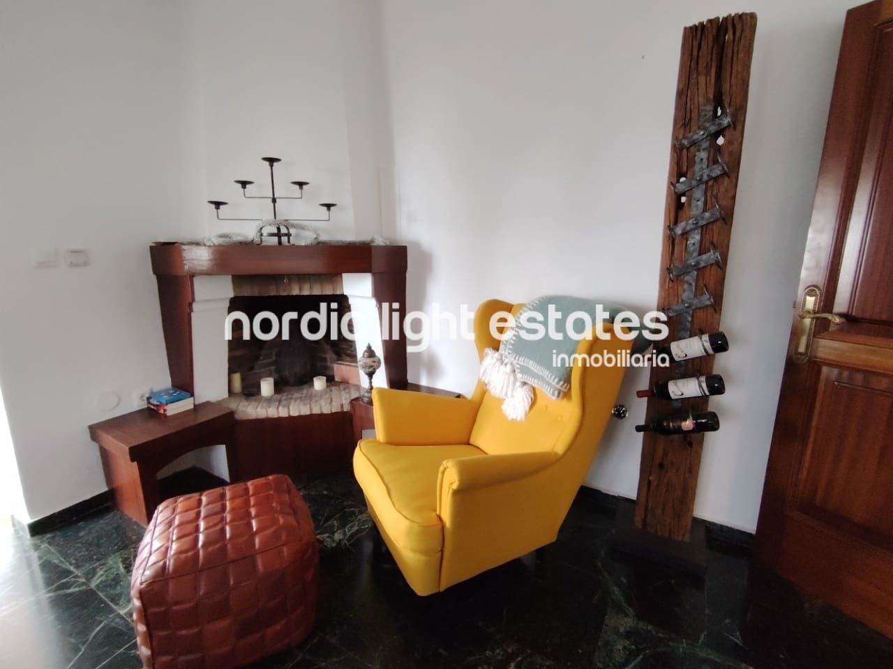 4 soveværelse Villa til salg i Nerja med swimmingpool garage - € 1.200.000 (Ref: 9049778)