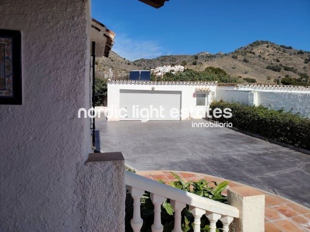 4 bedroom Villa for sale in Capistrano, Nerja with pool garage - € 1,200,000 (Ref: 9049778)