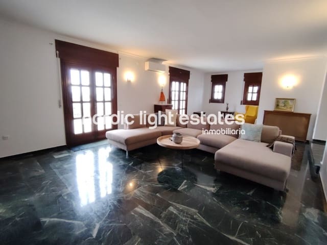 4 bedroom Villa for sale in Capistrano, Nerja with pool garage - € 1,200,000 (Ref: 9049778)