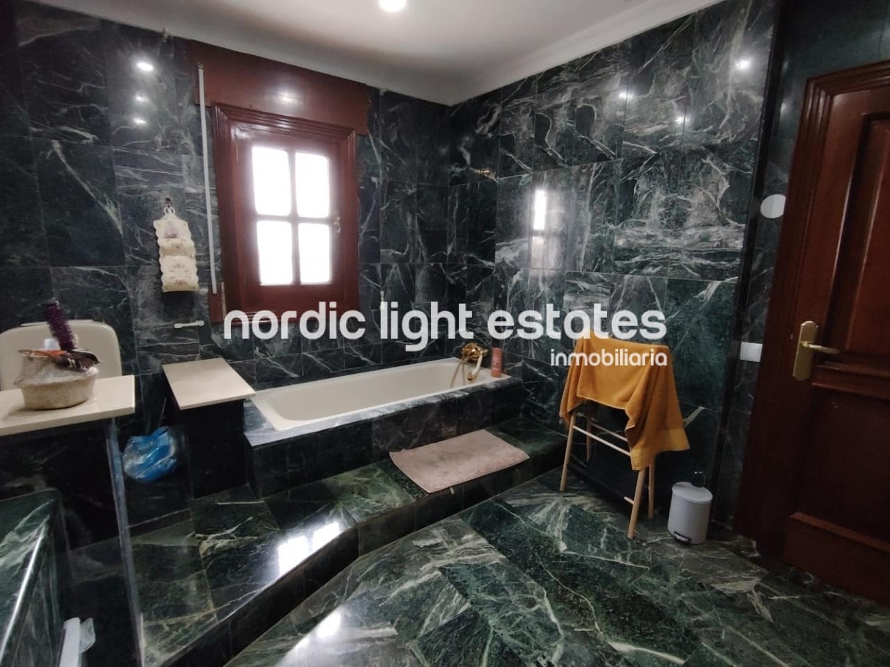 4 soveværelse Villa til salg i Nerja med swimmingpool garage - € 1.200.000 (Ref: 9049778)