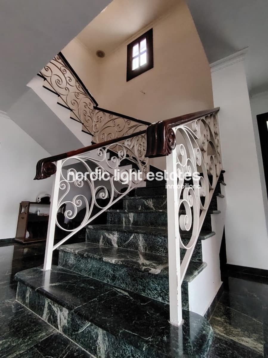 4 soveværelse Villa til salg i Nerja med swimmingpool garage - € 1.200.000 (Ref: 9049778)