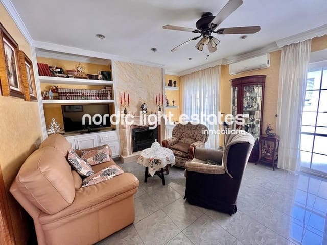 5 makuuhuone Huoneisto myytävänä paikassa Torrox - 245 000 € (Ref: 9061642)