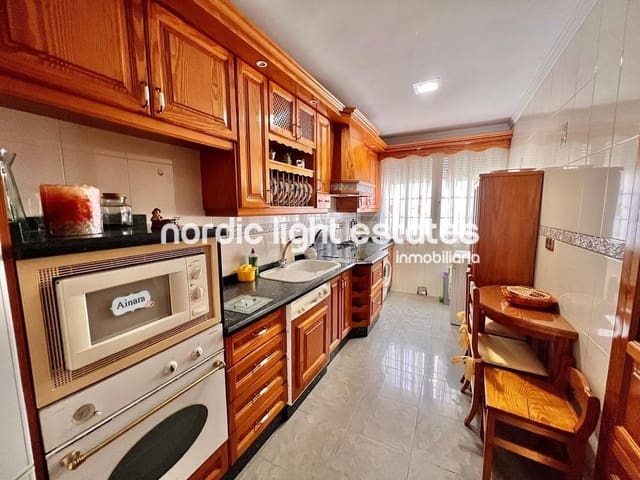 5 camera da letto Appartamento in vendita in Torrox - 240.000 € (Rif: 9061642)