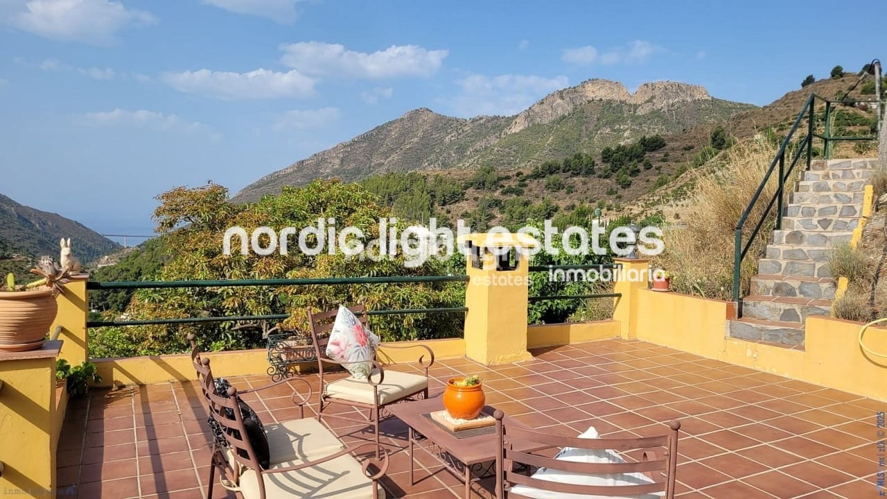 1 makuuhuone Maalaistalo myytävänä paikassa Nerja mukana uima-altaan 
autotalli - 290 000 € (Ref: 9076932)