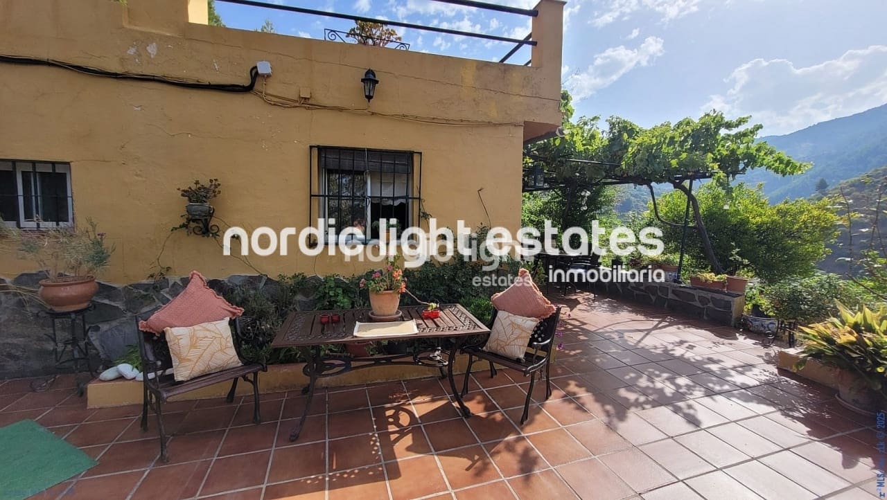 1 makuuhuone Maalaistalo myytävänä paikassa Nerja mukana uima-altaan 
autotalli - 290 000 € (Ref: 9076932)