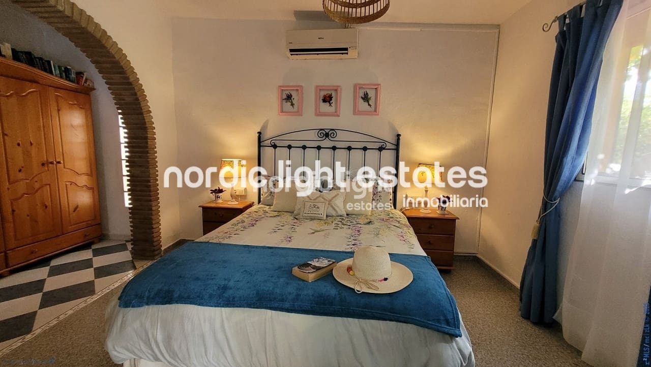 1 makuuhuone Maalaistalo myytävänä paikassa Nerja mukana uima-altaan 
autotalli - 290 000 € (Ref: 9076932)