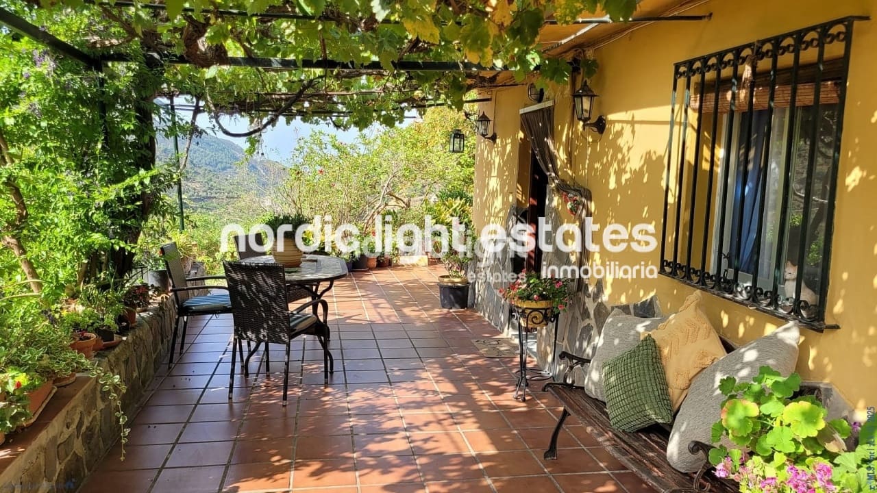 1 makuuhuone Maalaistalo myytävänä paikassa Nerja mukana uima-altaan 
autotalli - 290 000 € (Ref: 9076932)