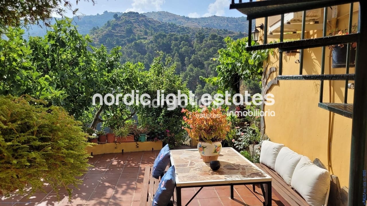 1 makuuhuone Maalaistalo myytävänä paikassa Nerja mukana uima-altaan 
autotalli - 290 000 € (Ref: 9076932)