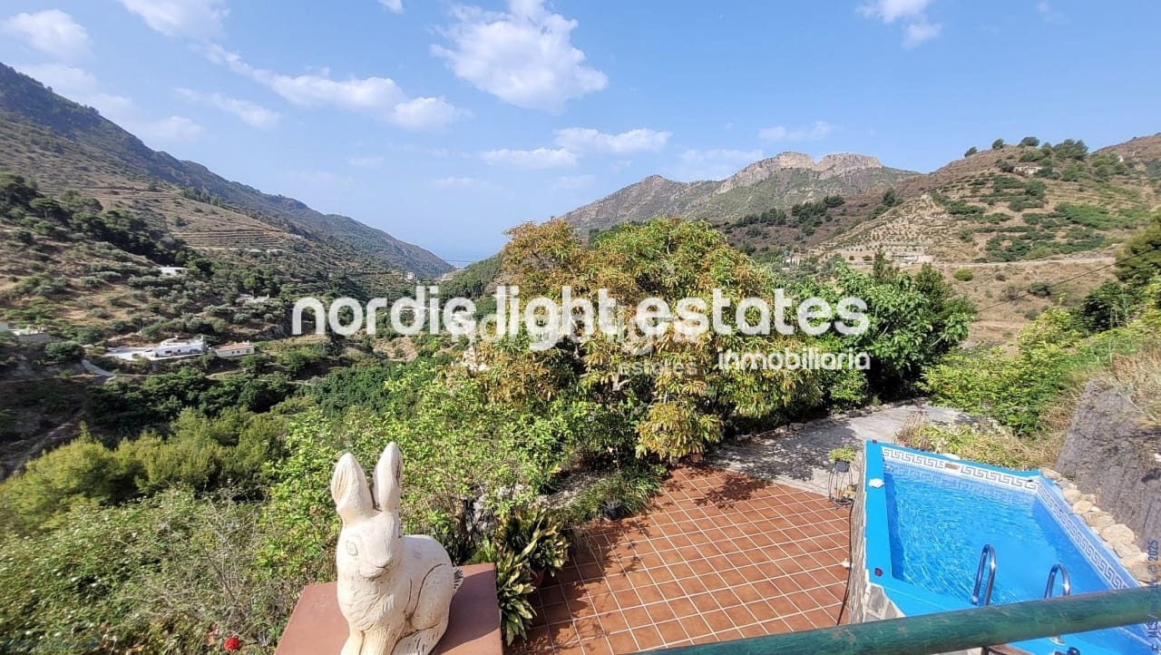 1 makuuhuone Maalaistalo myytävänä paikassa Nerja mukana uima-altaan 
autotalli - 290 000 € (Ref: 9076932)