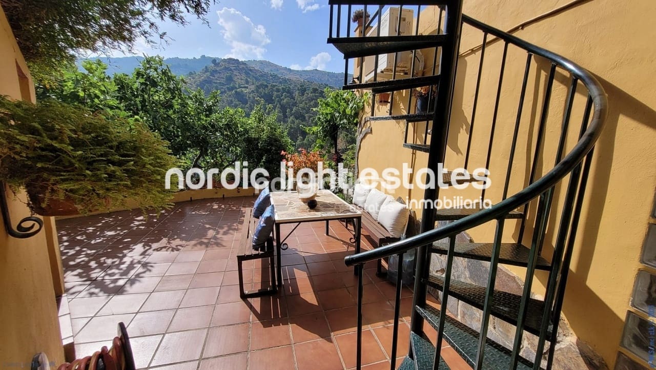 1 makuuhuone Maalaistalo myytävänä paikassa Nerja mukana uima-altaan 
autotalli - 290 000 € (Ref: 9076932)