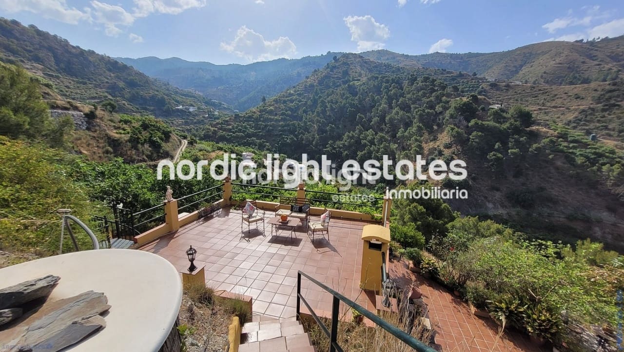 1 makuuhuone Maalaistalo myytävänä paikassa Nerja mukana uima-altaan 
autotalli - 290 000 € (Ref: 9076932)