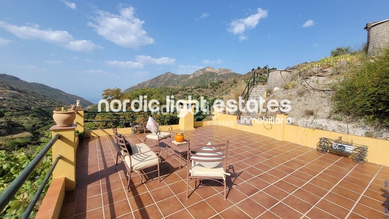 1 makuuhuone Maalaistalo myytävänä paikassa Nerja mukana uima-altaan 
autotalli - 290 000 € (Ref: 9076932)