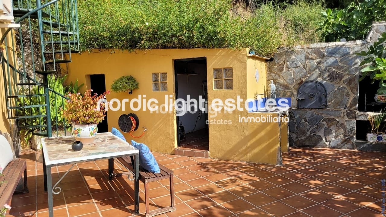 1 makuuhuone Maalaistalo myytävänä paikassa Nerja mukana uima-altaan 
autotalli - 290 000 € (Ref: 9076932)