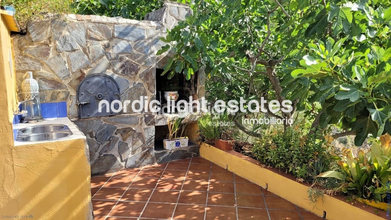 1 makuuhuone Maalaistalo myytävänä paikassa Nerja mukana uima-altaan 
autotalli - 290 000 € (Ref: 9076932)