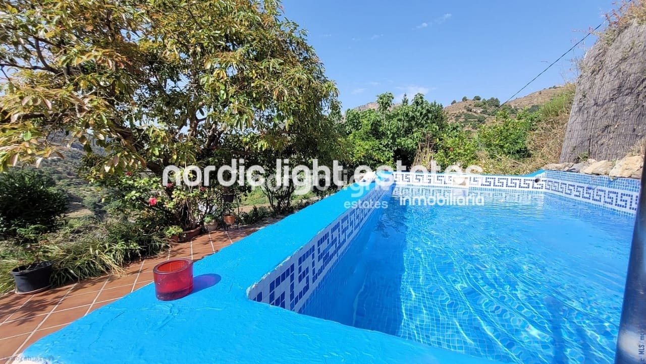 1 makuuhuone Maalaistalo myytävänä paikassa Nerja mukana uima-altaan 
autotalli - 290 000 € (Ref: 9076932)