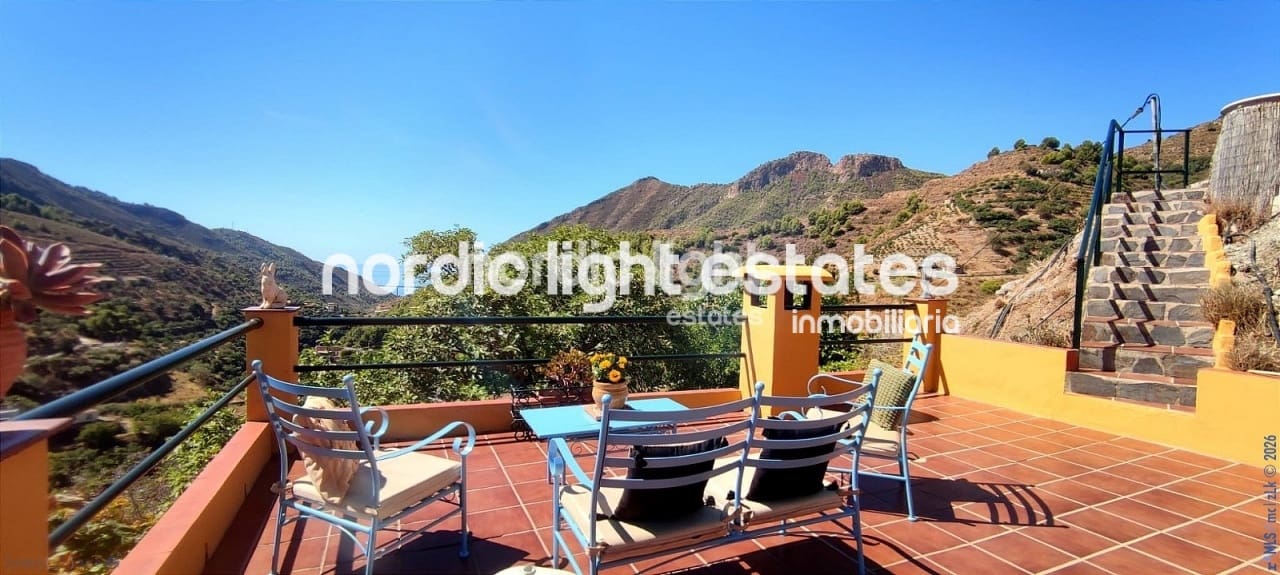 1 makuuhuone Maalaistalo myytävänä paikassa Nerja mukana uima-altaan 
autotalli - 290 000 € (Ref: 9076932)