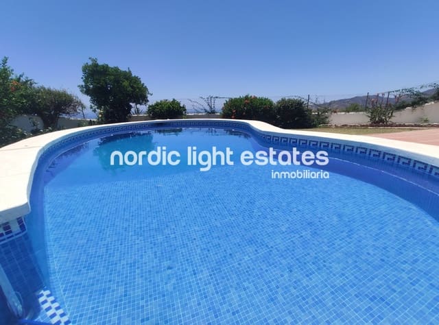2 camera da letto Villa in vendita in Capistrano, Nerja con piscina garage - 650.000 € (Rif: 9099815)