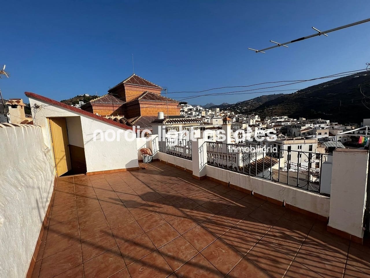 4 soveværelse Semi-Rækkehus til salg i Torrox - € 160.000 (Ref: 9127165)