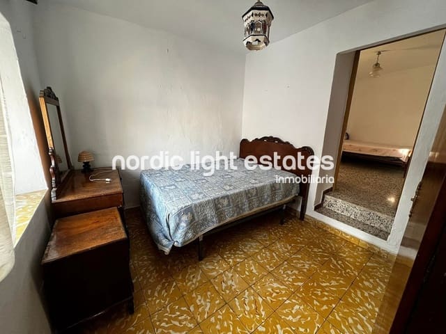 4 soveværelse Semi-Rækkehus til salg i Torrox - € 160.000 (Ref: 9127165)