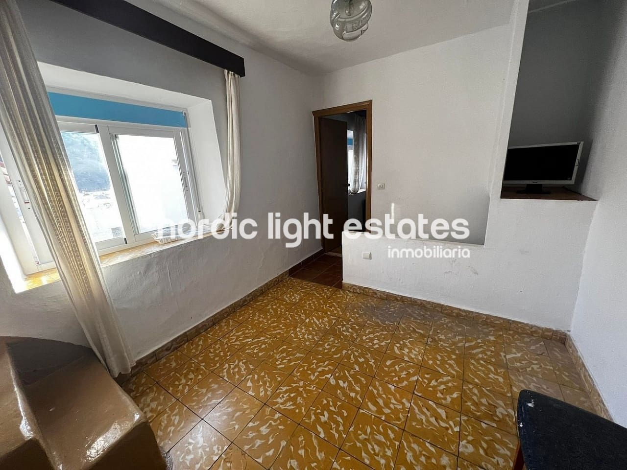 4 soveværelse Semi-Rækkehus til salg i Torrox - € 160.000 (Ref: 9127165)