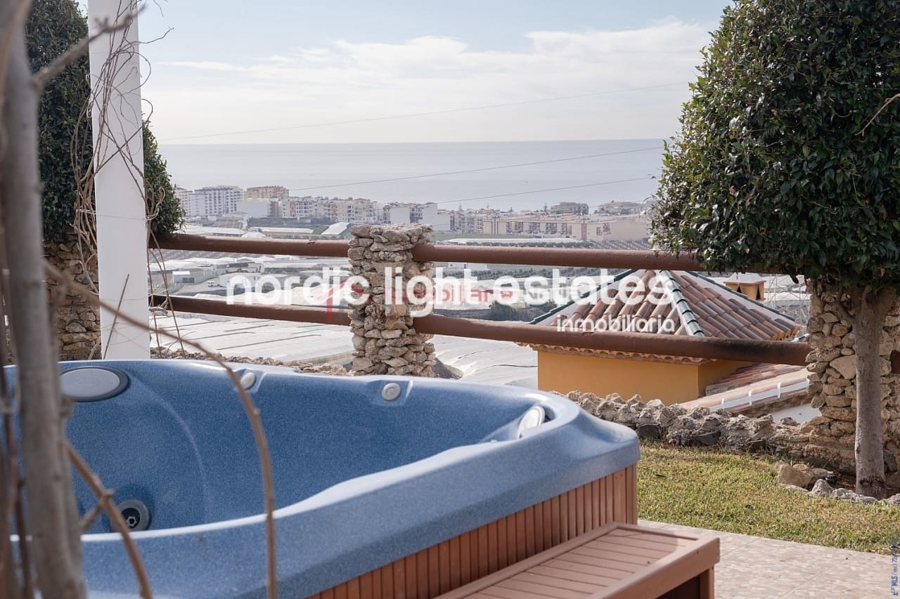 3 soverom Villa til salgs i Torrox-Costa med garasje - € 675 000 (Ref: 9127353)