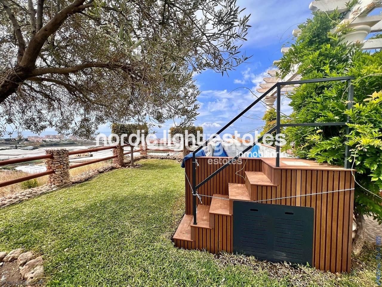 3 soverom Villa til salgs i Torrox-Costa med garasje - € 675 000 (Ref: 9127353)