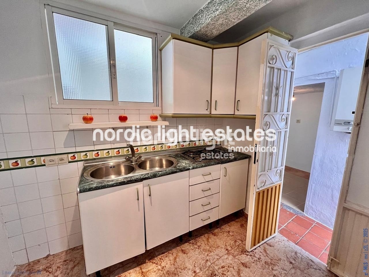 4 soveværelse Semi-Rækkehus til salg i Torrox - € 209.000 (Ref: 9128794)