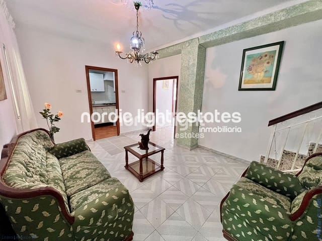 4 soveværelse Semi-Rækkehus til salg i Torrox - € 209.000 (Ref: 9128794)