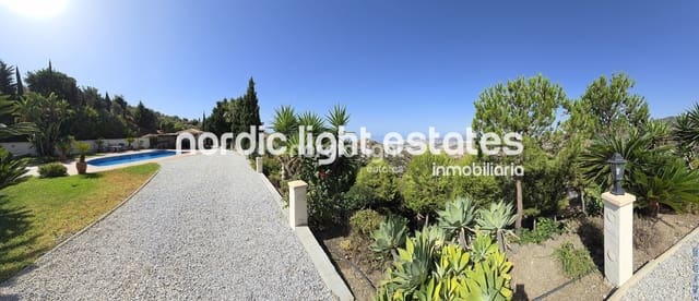 3 sovrum Villa till salu i Sayalonga med pool garage - 698 000 € (Ref: 9131651)