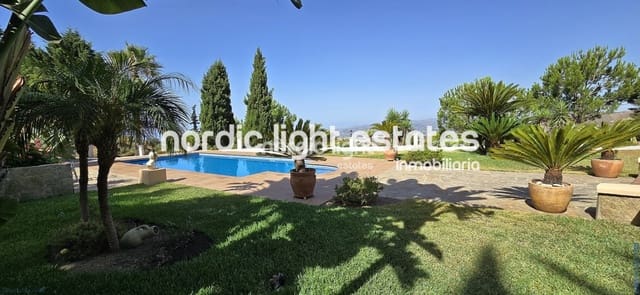 3 sovrum Villa till salu i Sayalonga med pool garage - 698 000 € (Ref: 9131651)