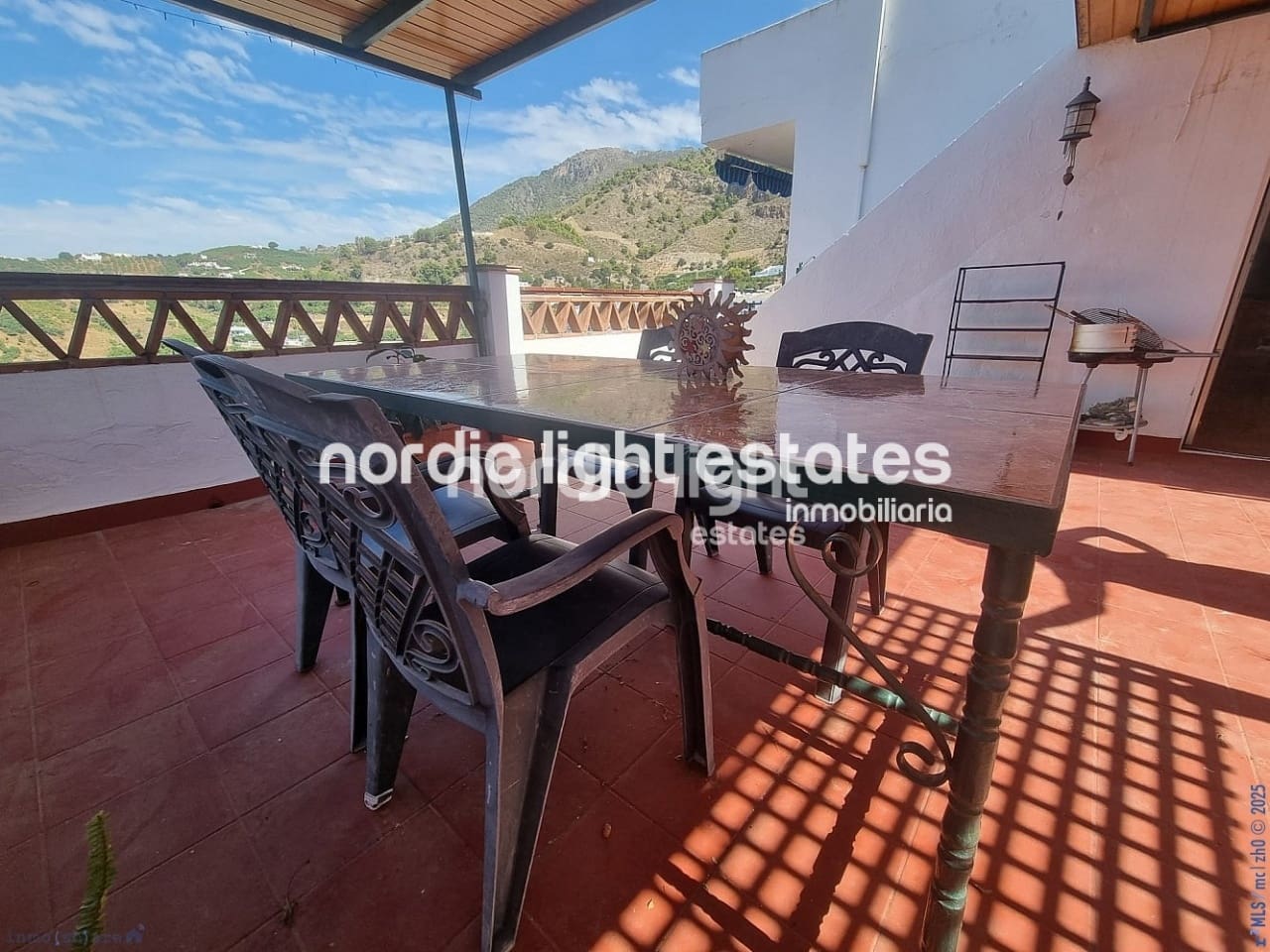 2 soveværelse Lejlighed til salg i Frigiliana med garage - € 290.000 (Ref: 9146021)