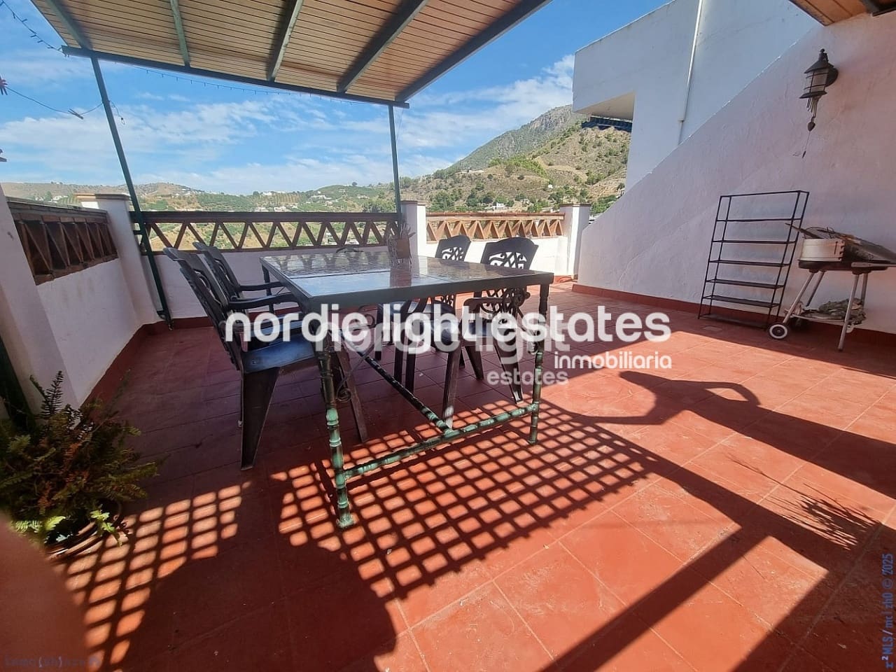 2 soveværelse Lejlighed til salg i Frigiliana med garage - € 290.000 (Ref: 9146021)