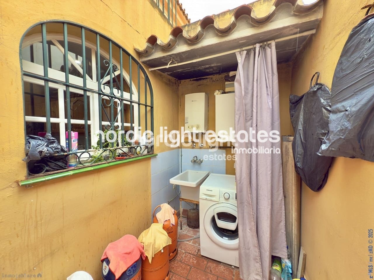 7 soveværelse Villa til salg i Torre del Mar med swimmingpool garage - € 725.000 (Ref: 9146188)