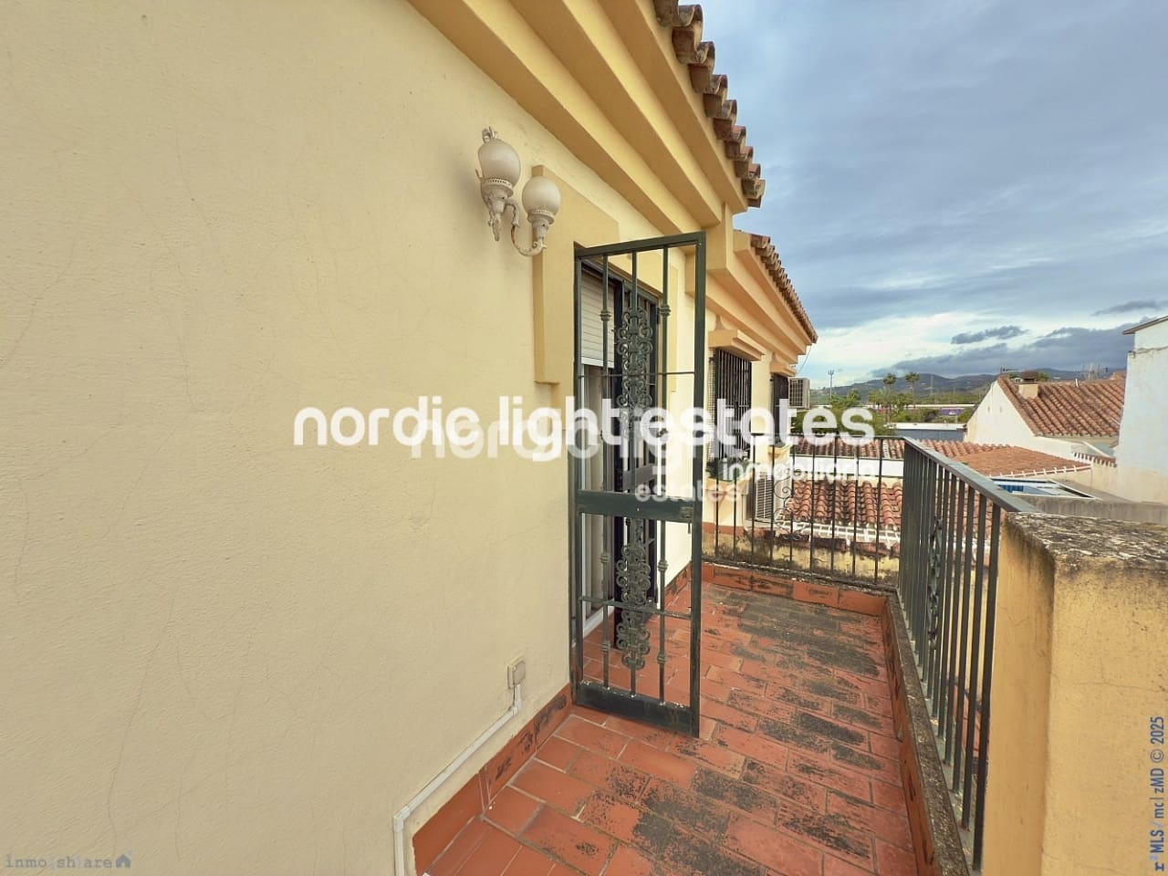 7 soveværelse Villa til salg i Torre del Mar med swimmingpool garage - € 725.000 (Ref: 9146188)