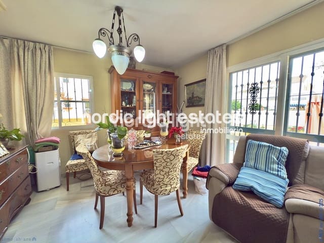 7 soverom Villa til salgs i Torre del Mar, Vélez-Málaga med svømmebasseng garasje - € 725 000 (Ref: 9146188)