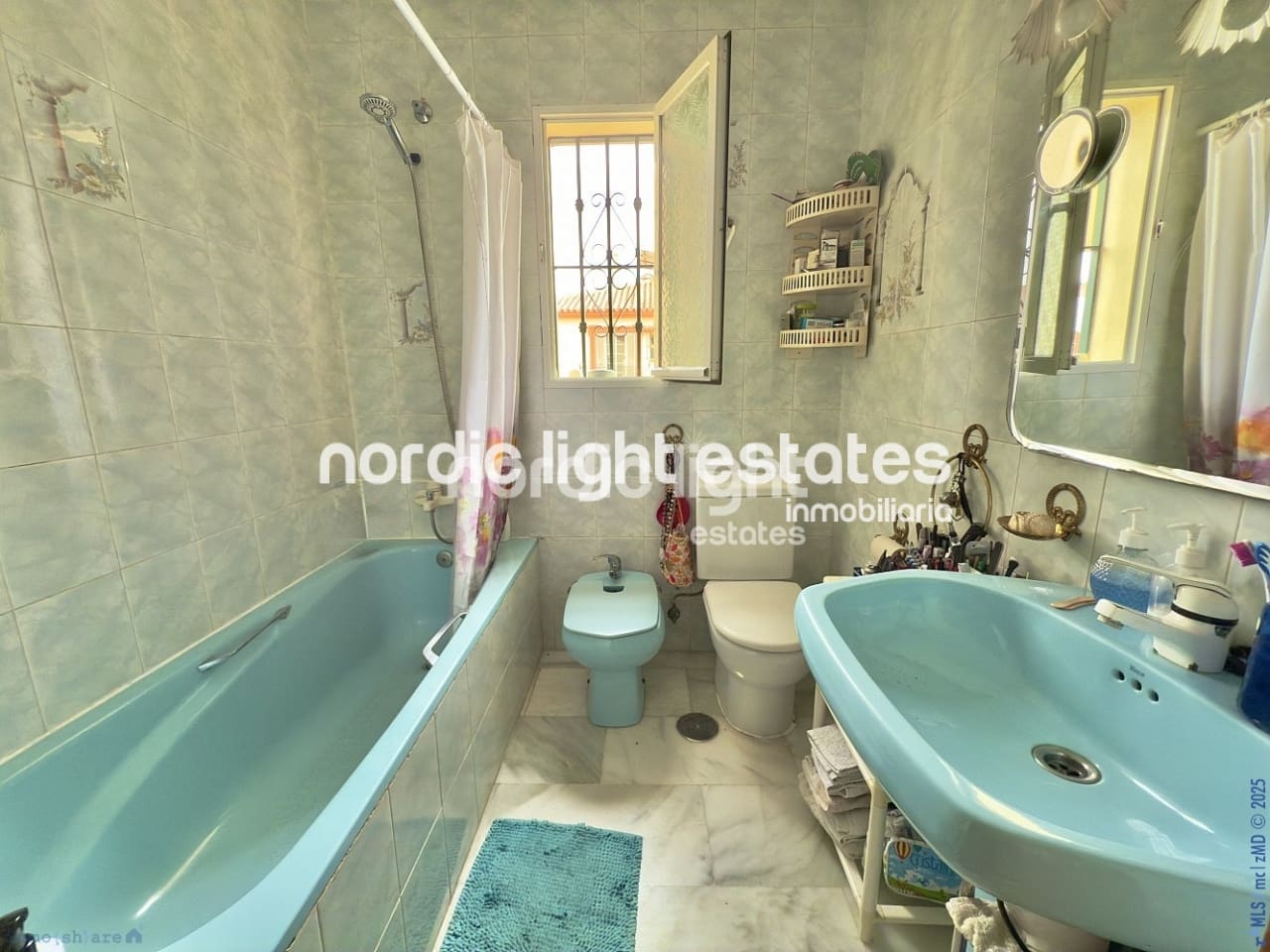 7 soveværelse Villa til salg i Torre del Mar med swimmingpool garage - € 725.000 (Ref: 9146188)