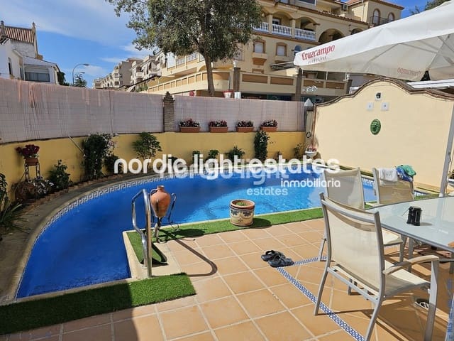 7 soverom Villa til salgs i Torre del Mar, Vélez-Málaga med svømmebasseng garasje - € 725 000 (Ref: 9146188)